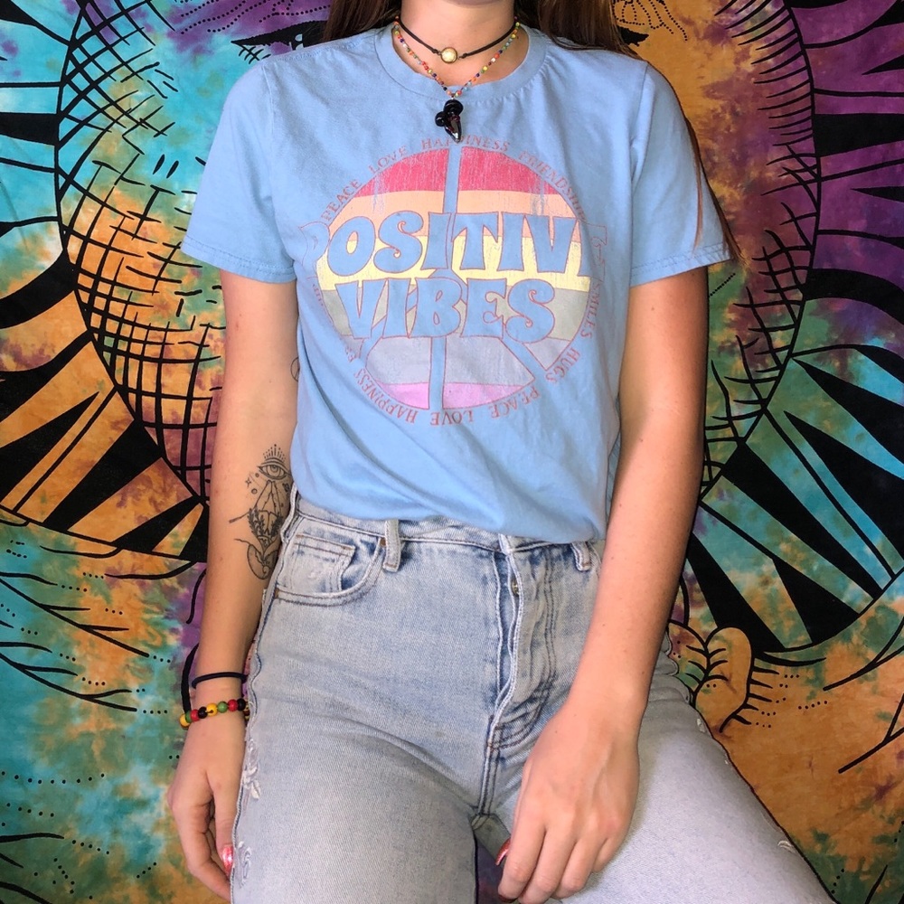 Super cute light blue t-shirt-positive vibes
